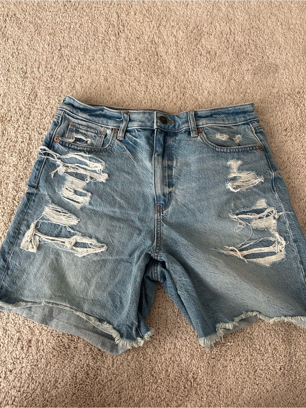 American Eagle relaxed mom shirt